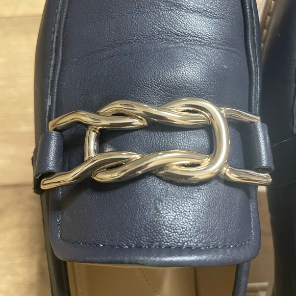 Talbots LAURA LINK NAPPA LOAFERS Dark Blue with Metallic Chain Accent - Picture 7 of 9